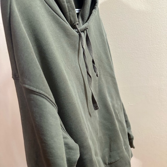 H&M basics olive green hoodie - Picture 5 of 8